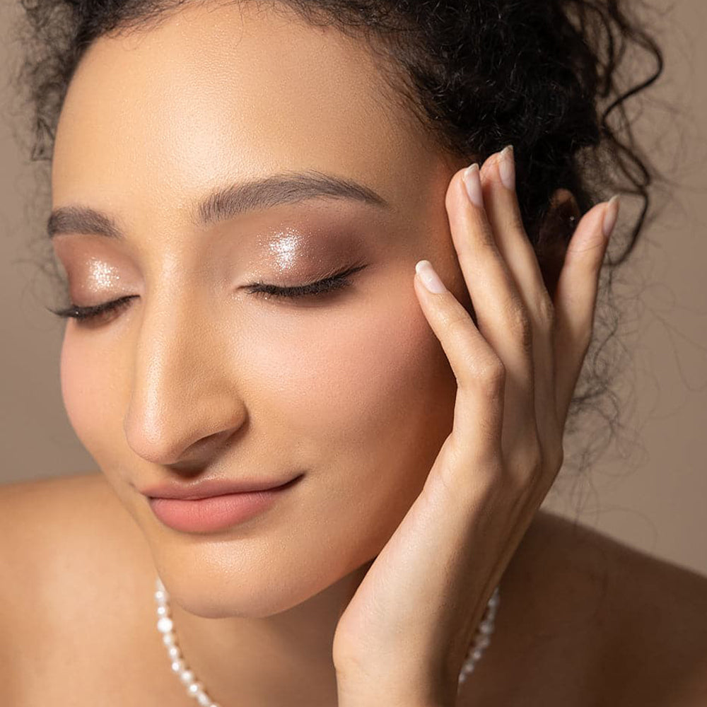 Flower Knows Strawberry Rococo Series Embossed Blush G01 Romantic Blossom 04.6G