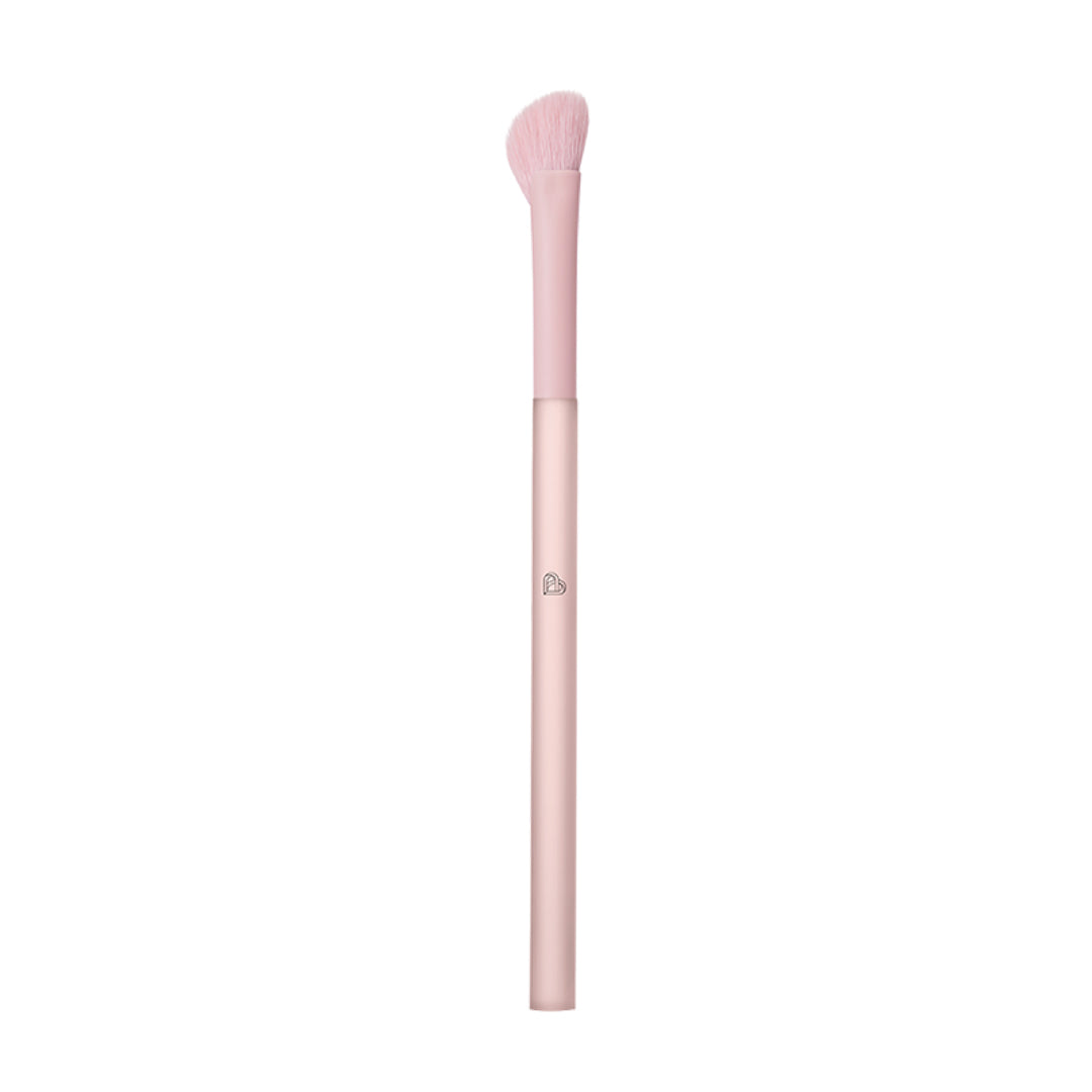 BLJ Semi-Sweet Peach-Shaped Scythe-Like Nose Shadow Brush 1Pc